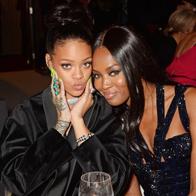 Y la mayor 'fan' y amiga de Naomi Campbell es... ¡Rihanna!