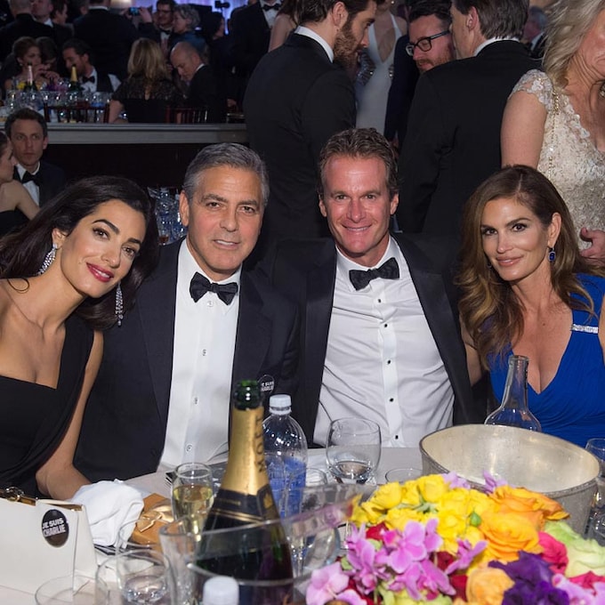 Cindy Crawford y el regalo perfecto (¡con nombre bordado!) para los hijos de Amal y George Clooney