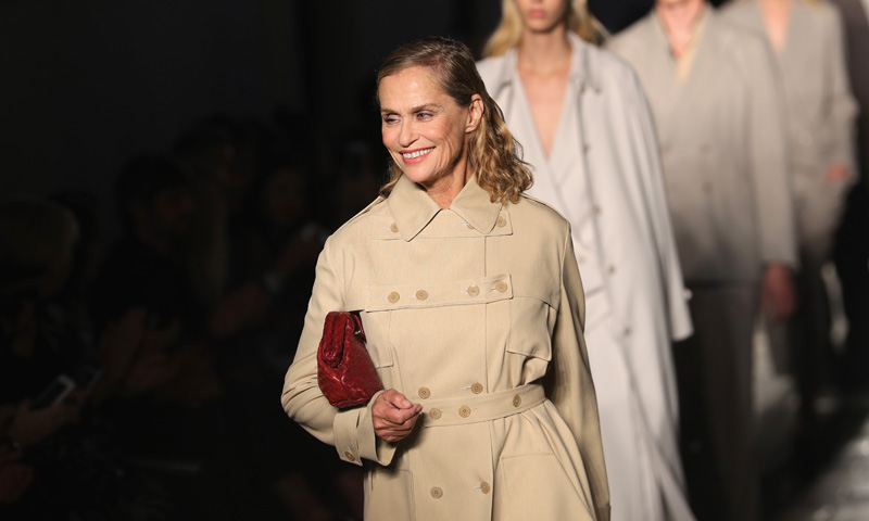 Lauren Hutton posa en ropa interior a los 73 años en una campaña no exenta de polémica