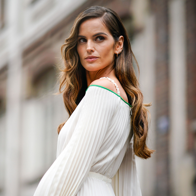 Cinco 'looks' de 'street style' de la modelo Izabel Goulart para copiar en tu día a día