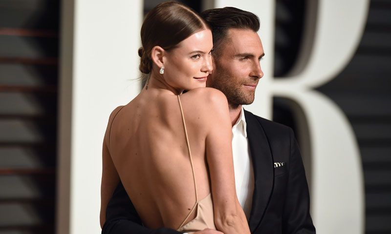 Primera foto de la segunda hija de Behati Prinsloo y Adam Levine: se parece a...