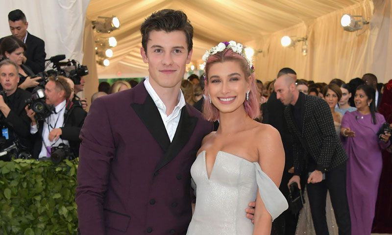 Hailey Baldwin y Shawn Mendes posan por primera vez juntos
