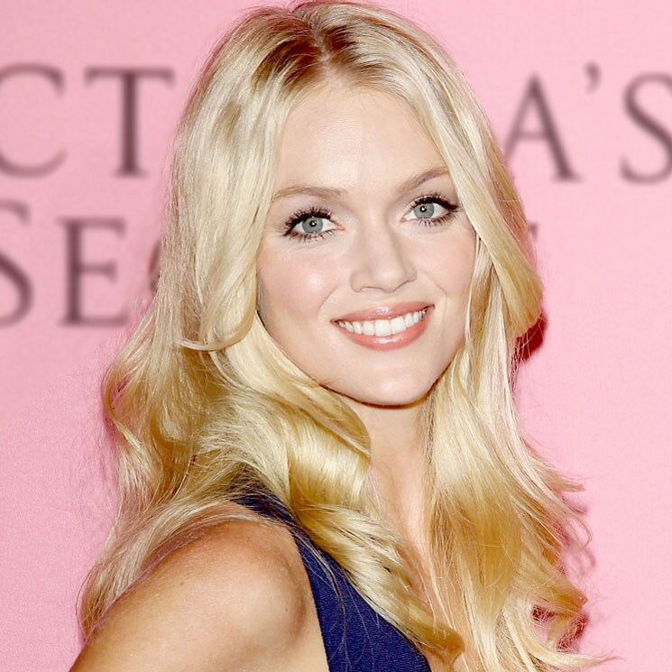 ¡Ya es mamá! El exángel Lindsay Ellingson posa con su primer hijo