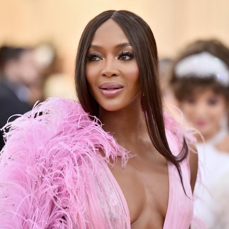 Naomi Campbell celebra su 50 cumpleaños con fotos de niña y de sus primeros trabajos