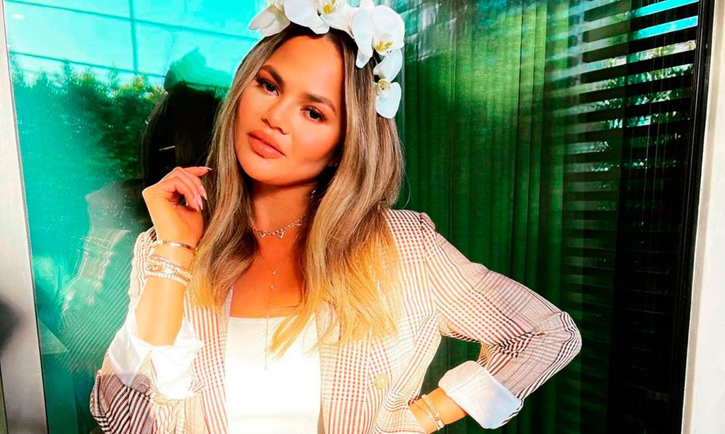 modelo-chrissy-teigen-kris-jenner-marca-deja-twitter