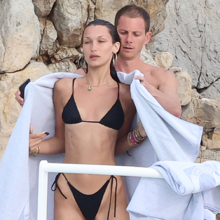 Bella Hadid se relaja con su novio en la costa francesa tras ser viral en Cannes
