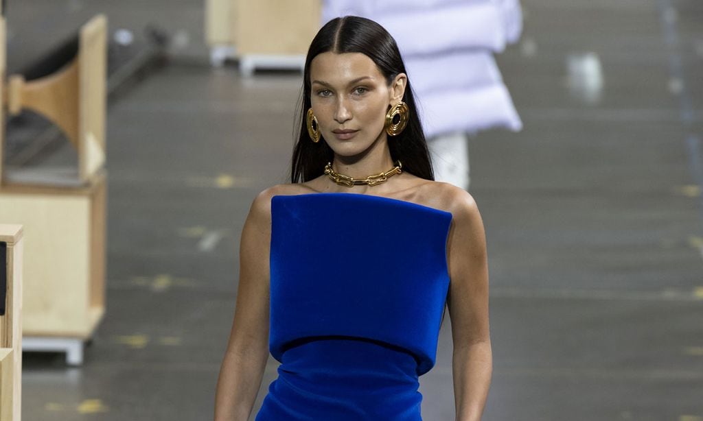 Bella Hadid celebra su cumpleaños más íntimo: comida tradicional y un baile con Dua Lipa