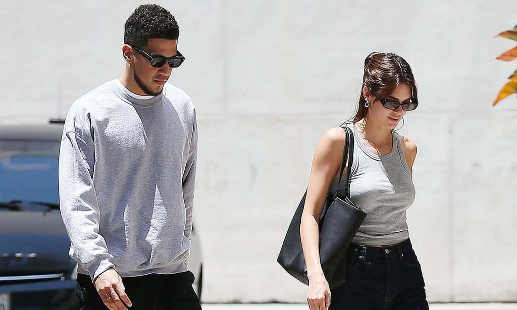 Kendall Jenner y su novio coordinan su estilo como dos enamorados