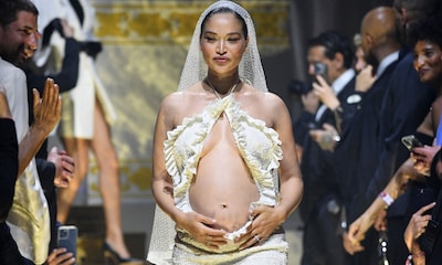 Shanina Shaik se une al club de las modelos que han desfilado embarazadas