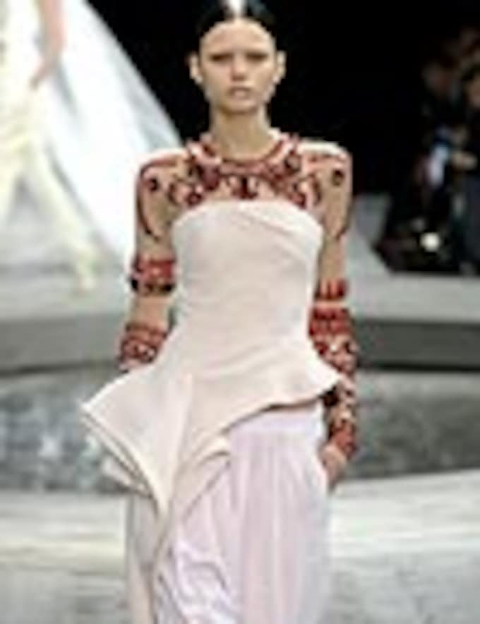 Alta Costura otoño-invierno 2009-2010:  Givenchy, aires del desierto