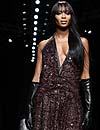 Naomi Campbell, musa de Roberto Cavalli, se sube a la pasarela de Milán