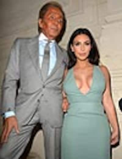 Una 'sugerente' Kim Kardashian 'aterriza' en la Alta Costura para acudir al desfile de Valentino