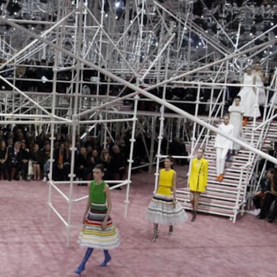 Christian Dior reinventa el ‘new look’ en sus propuestas de Alta Costura primavera-verano 2015