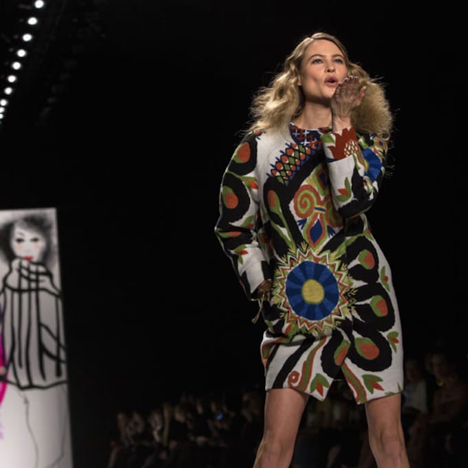 Behati Prinsloo sobre la pasarela y Katie Holmes en el 'front row', ¡esto es Fashion Week Nueva York!