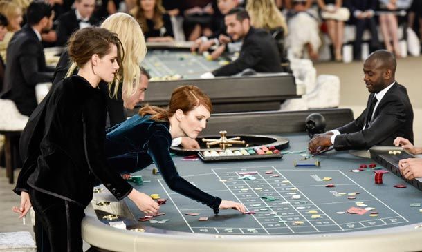 ¡Hagan sus apuestas! ¿Qué ha sucedido en el ‘front row’ de Chanel?