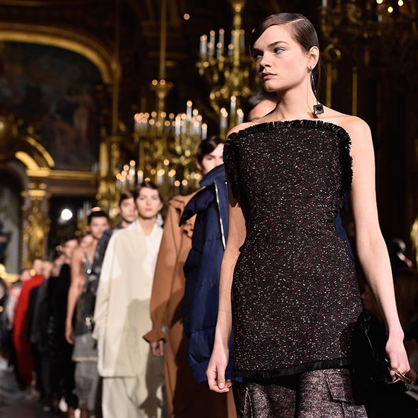Stella McCartney y Giambattista Valli inauguran la recta final de París Fashion Week