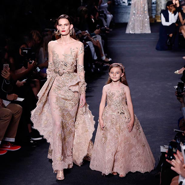 Los 'mini' Elie Saab aterrizan en París