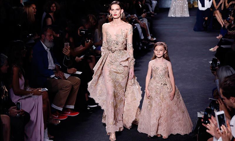 Los 'mini' Elie Saab aterrizan en París