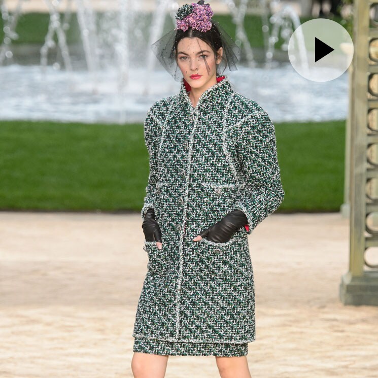 Chanel convierte el Gran Palais en un jardín lleno de lentejuelas y 'tweed'