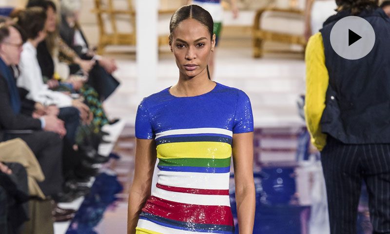 En su versión más seductora, Ralph Lauren reinventa el 'navy' de la primavera 2018