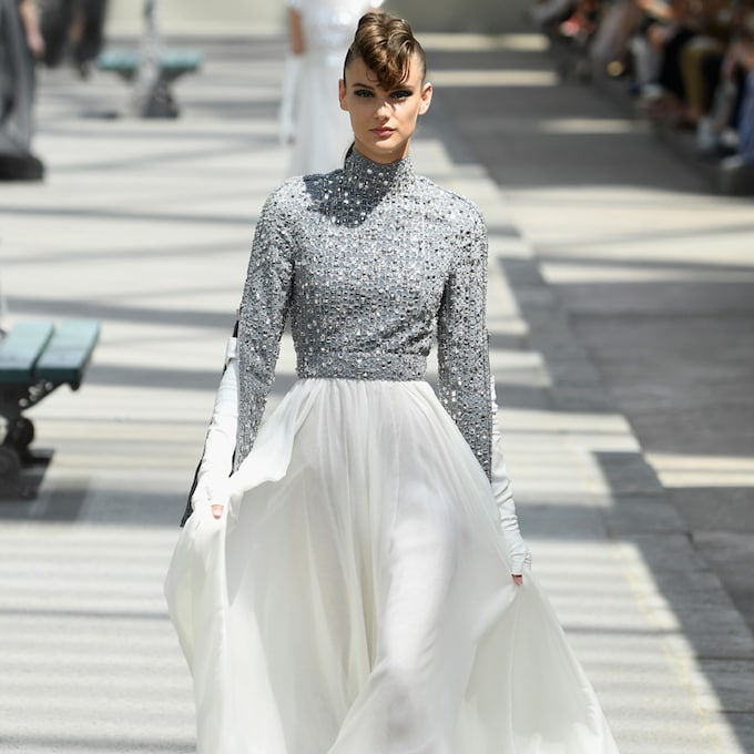 Tonos grises y 'tweed': Chanel mantiene su esencia e innova con pequeños detalles