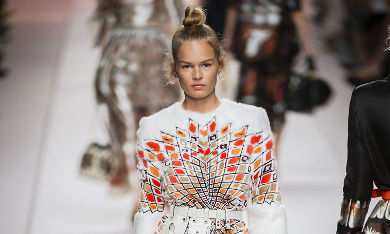 La exótica y romántica visión de Karl Lagerfeld con sus propuestas para Fendi