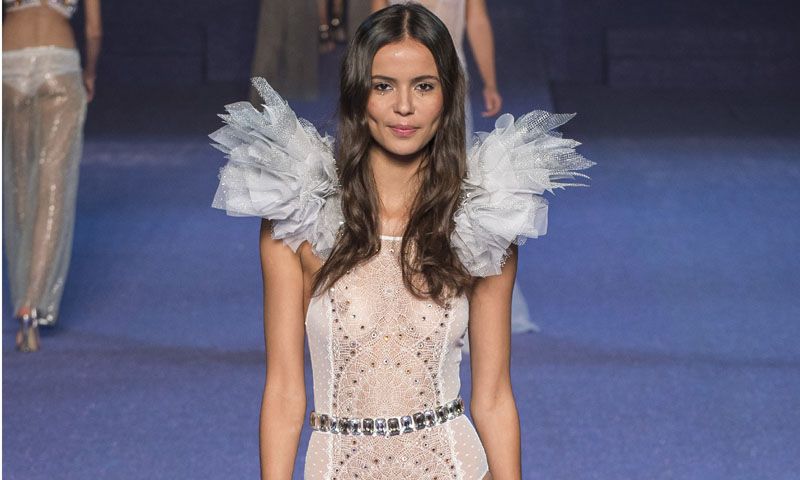 Etam aporta el toque sensual a la pasarela parisina con una colección repleta de contrastes
