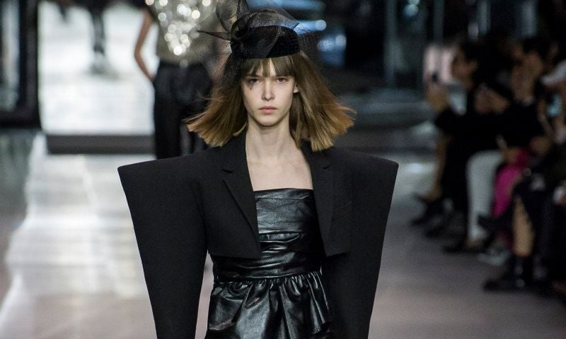 Hedi Slimane debuta para Céline y reinterpreta la estética del 'heroin chic'