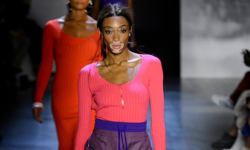 Prabal Gurung recupera el 'color block' con referencias de Nepal