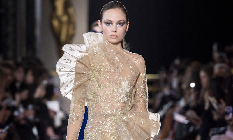 Elie Saab viaja al Caribe para inspirarse en su arena dorada y sus aguas transparentes