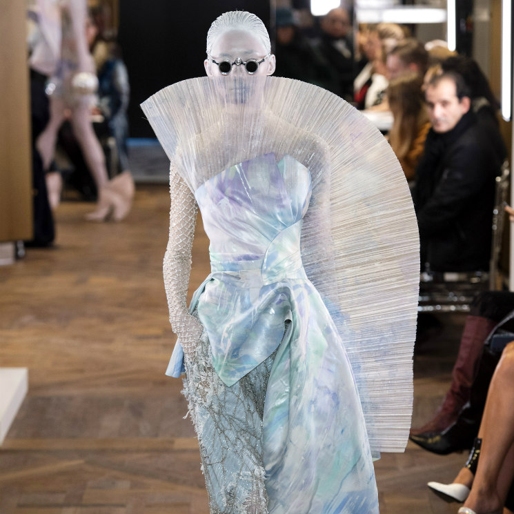 El apoteósico regreso de Balmain a la Alta Costura: esencia marina y looks a lo Lady Gaga