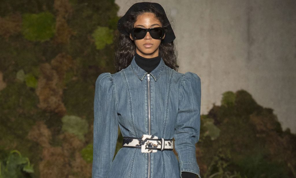 El futurismo de los 80, la nueva apuesta de la 'influencer' británica que gusta a Melania Trump