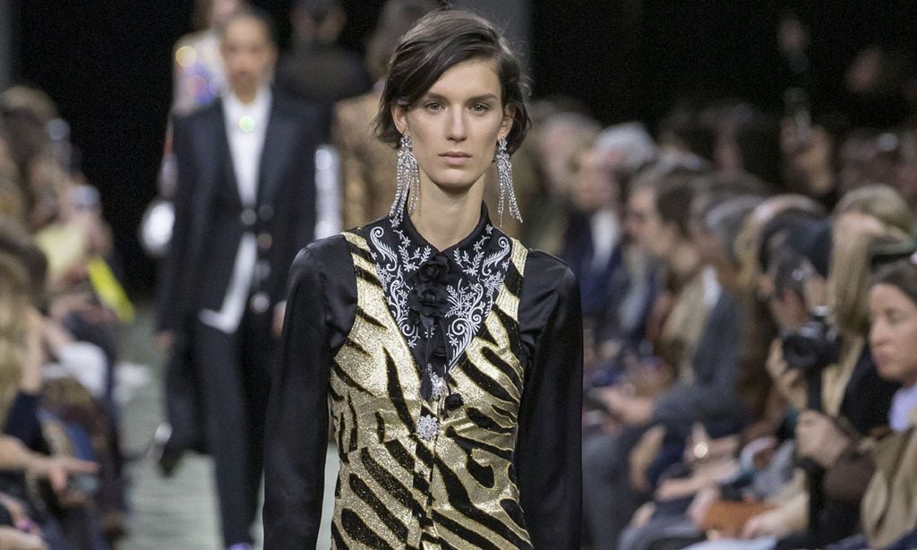 Las combinaciones 'imposibles' de estampados, el nuevo éxito de Paco Rabanne