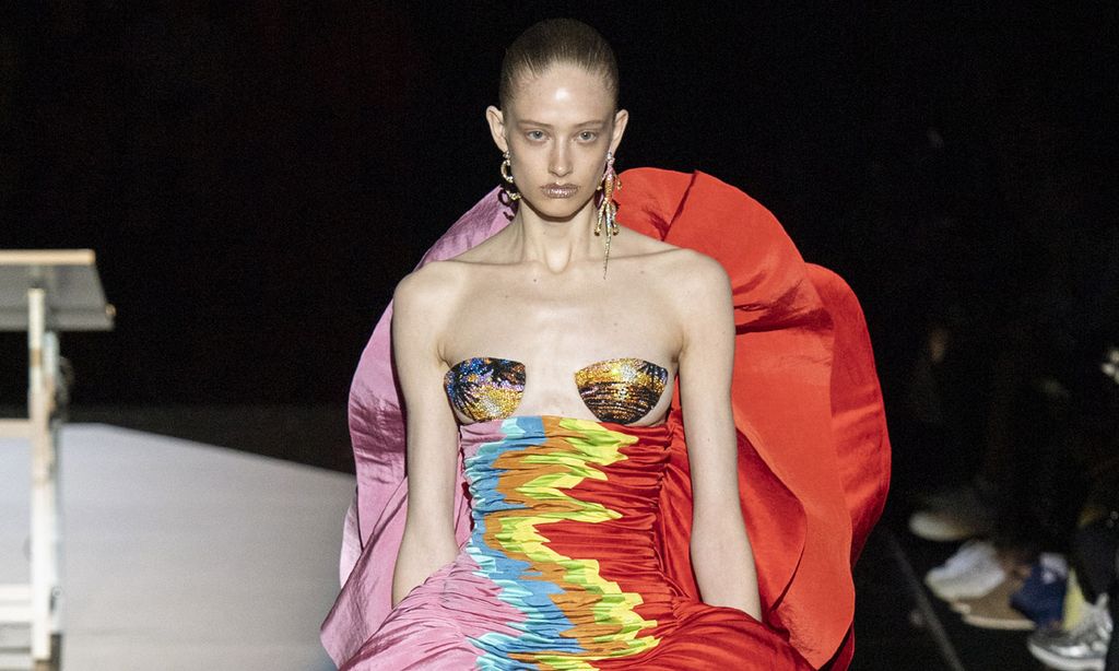 Daniel Roseberry se estrena en Schiaparelli con una oda al surrealismo