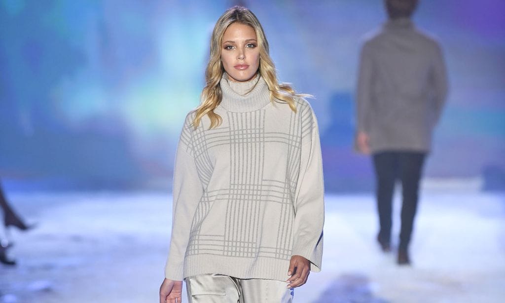 El desfile de Falconeri, un viaje al Ártico en punto, seda y cashmere