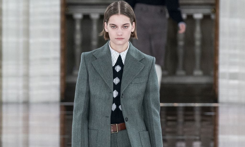 Los looks de Victoria Beckham que te salvarán cuando no sepas qué ponerte para la oficina