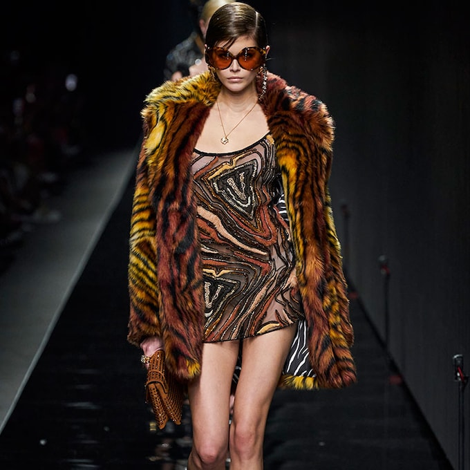 Los nuevos ochenta de Versace, el 'revival' que ha conquistado Milán