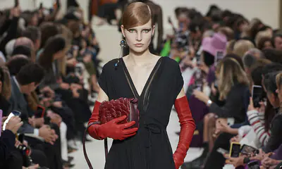 Valentino adelanta los vestidos de fiesta que triunfarán sobre la alfombra roja