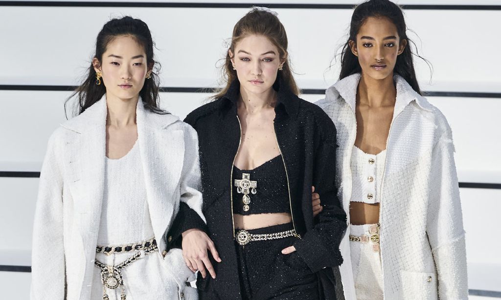 Chanel se desliga de Karl Lagerfeld con un 'romanticismo sin florituras'