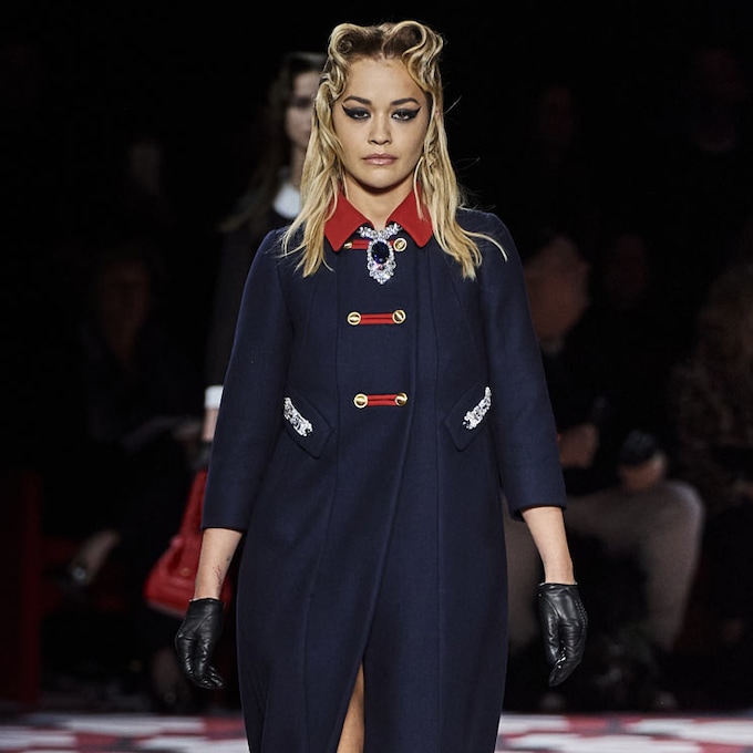 Rita Ora sigue los pasos de Miley Cyrus y debuta como modelo en Paris Fashion Week