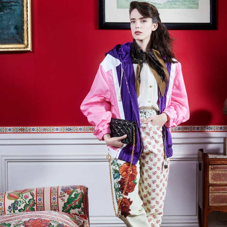 La actriz Stacy Martin, modelo de las propuestas 'vitaminadas' de Louis Vuitton