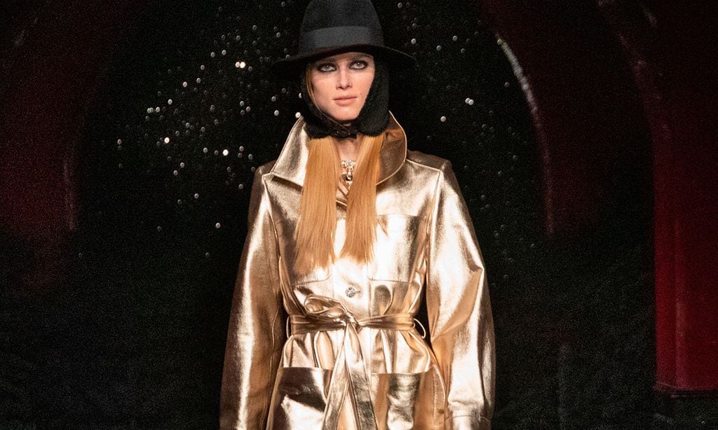Chanel conquista París con su colección más discotequera