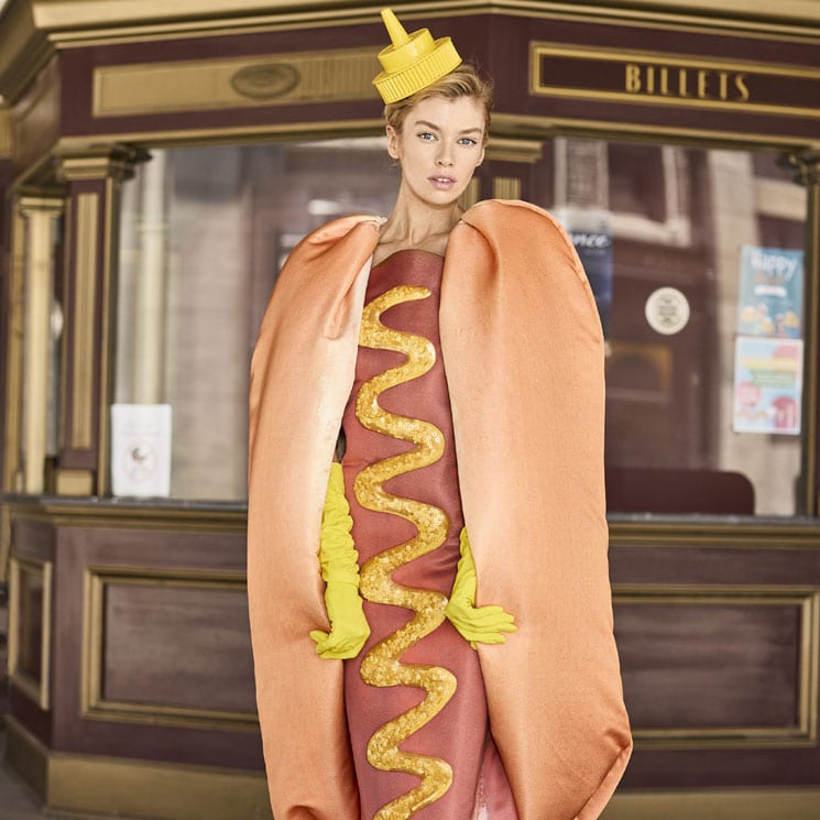 El vestido 'hot dog' y otras innovaciones de Moschino que se han hecho virales
