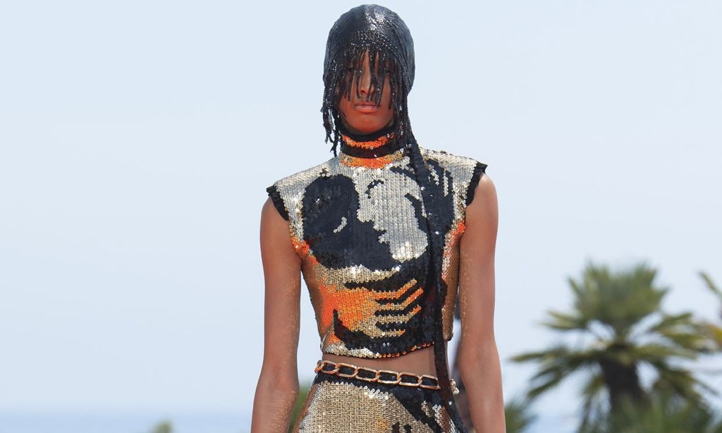 Estampados, color y lentejuelas: Paco Rabanne nos invita a unas vacaciones psicodélicas