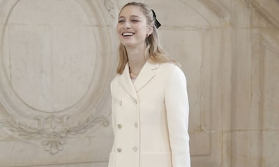 Beatrice Borromeo viaja al exótico paraíso de Dior con un look de minifalda 'total white'