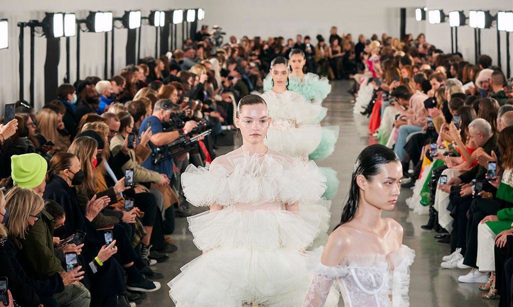 El estilo 'chic sesentero' es la nueva apuesta de Giambattista Valli