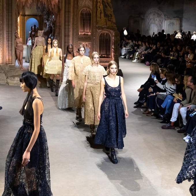 La colección de Dior que promete enamorar a la 'gen Z' con sus minivestidos de encaje y corsés