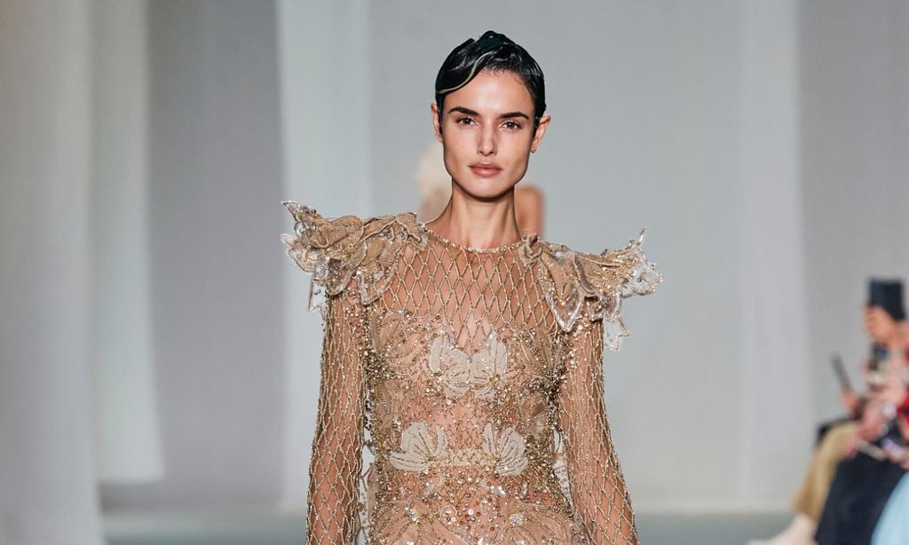 Blanca Padilla, pedrería y magia en el desfile de Elie Saab