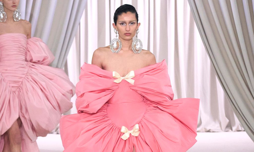 La colección de Giambattista Valli nos traslada a un verano glamuroso en Beverly Hills