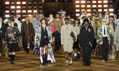 Pharrell Williams rinde homenaje a Virgil Abloh en su debut para Louis Vuitton